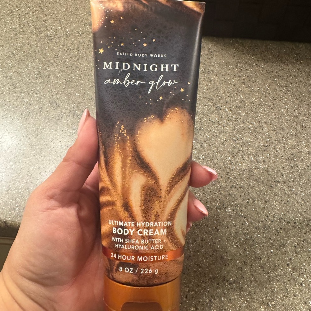 New Bath & Body Works Midnight Amber Glow Body Cream - Amber, Black